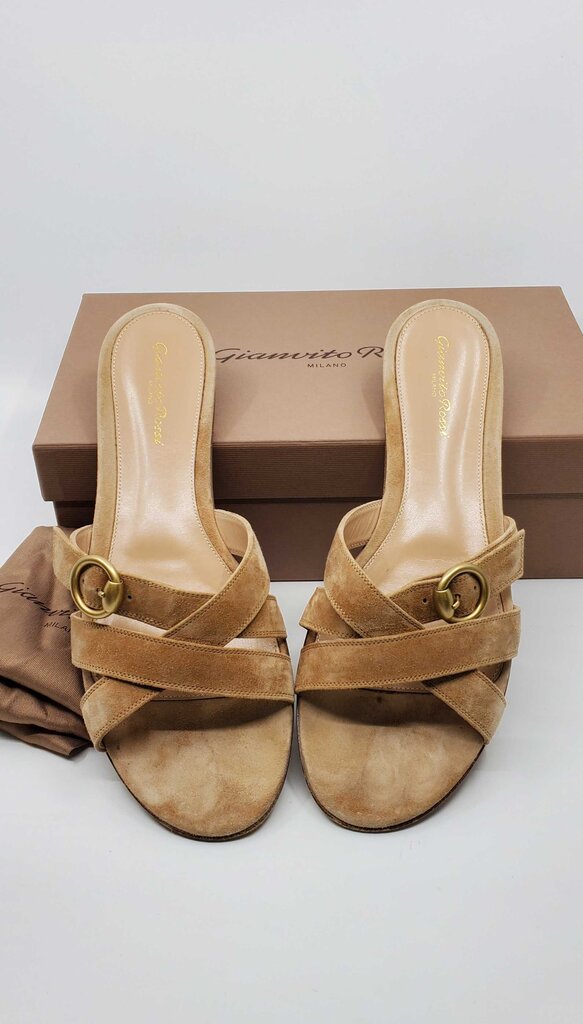 Gianvito Rossi Beya suede flat sandals