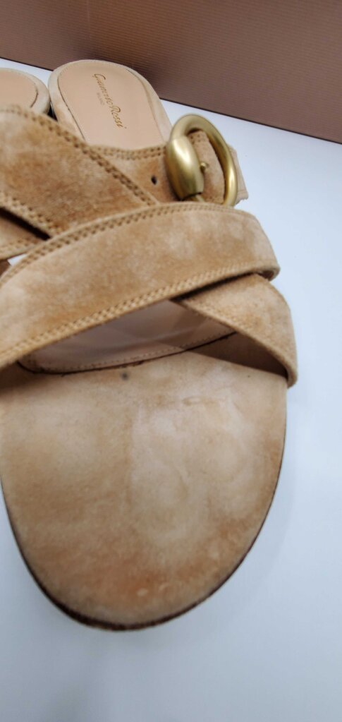 Gianvito Rossi Beya suede flat sandals