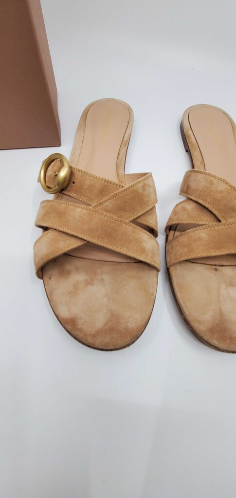 Gianvito Rossi Beya suede flat sandals