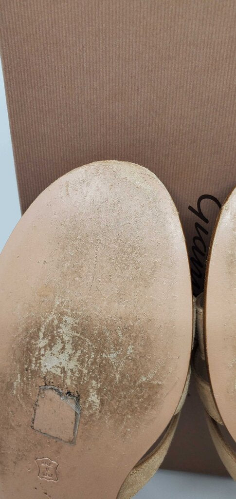 Gianvito Rossi Beya suede flat sandals
