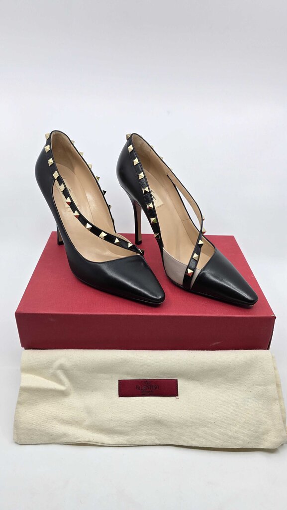 Valentino Garavani Rockstud leather d'Orsay pumps
