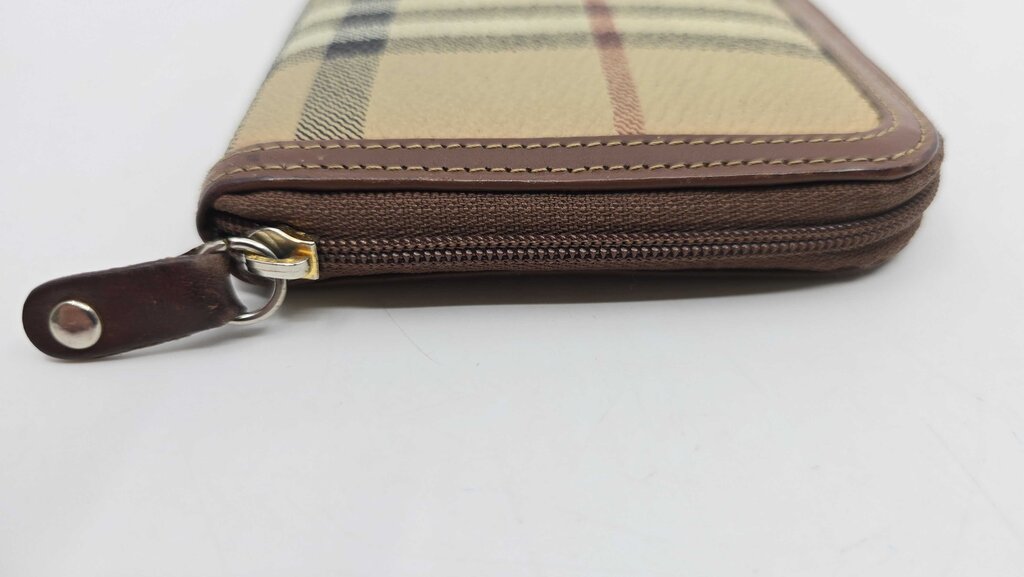 Burberry Vintage Zip Around Wallet