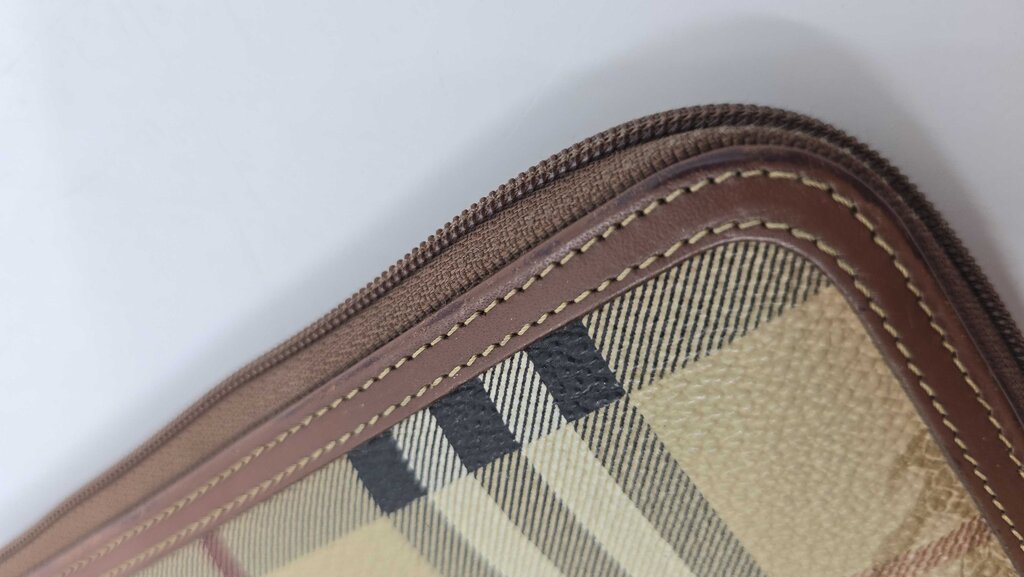 Burberry Vintage Zip Around Wallet
