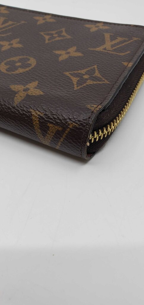 Louis Vuitton Monogram Zippy Wallet