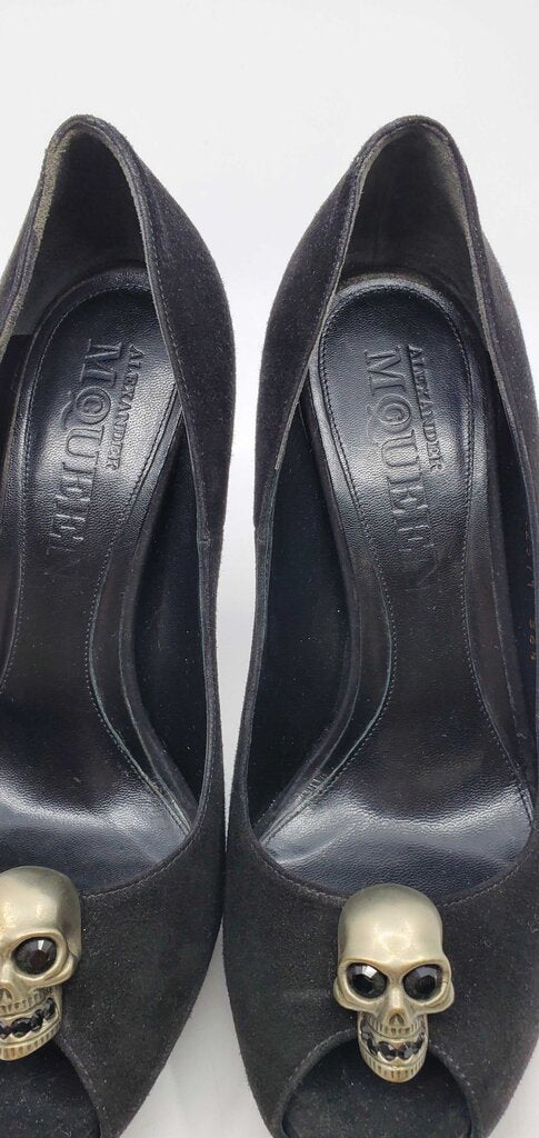 ALEXANDER MCQUEEN SKULL PEEP TOE SUEDE PUMPS