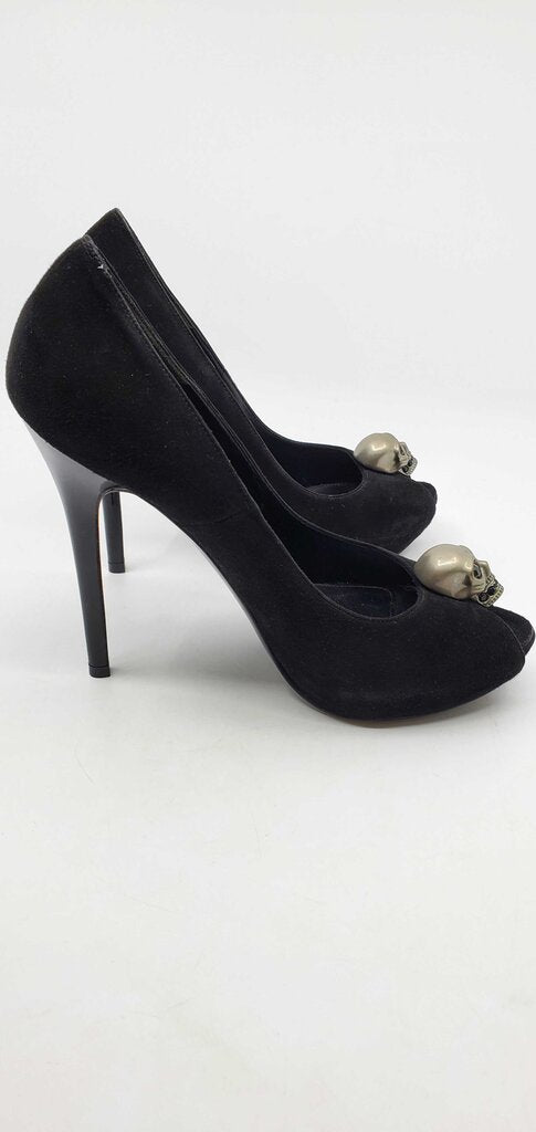 ALEXANDER MCQUEEN SKULL PEEP TOE SUEDE PUMPS
