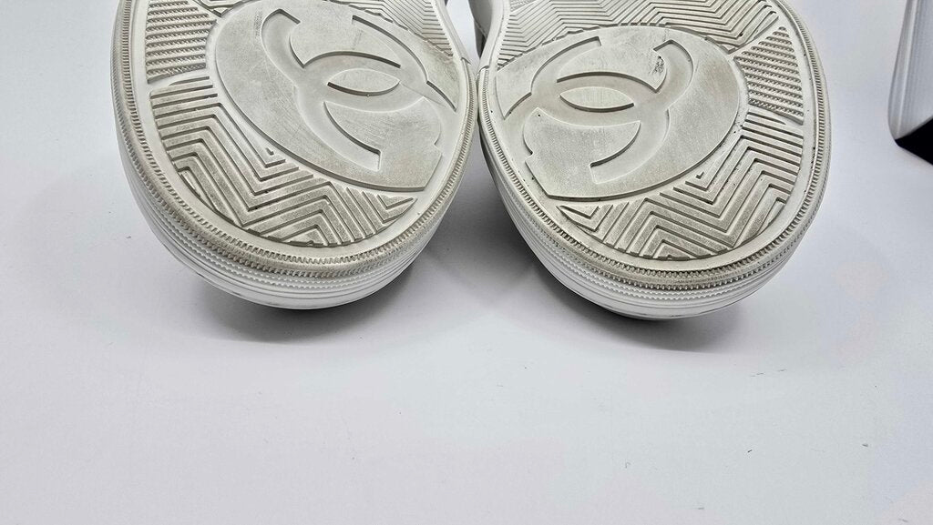 Chanel Interlocking CC Logo sneakers
