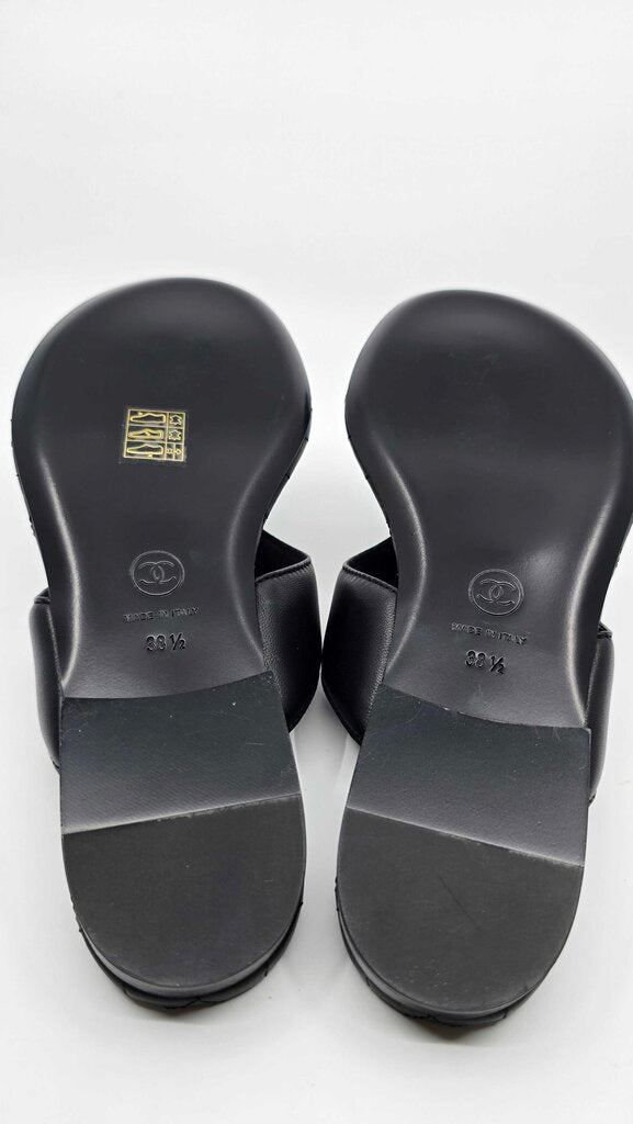 Chanel 2026 Lambskin Leather Golden CC Logo Flat Thong Sandals