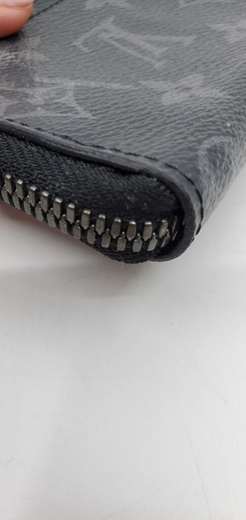 LOUIS VUITTON Monogram Eclipse Porte Monnaie Jour Zip Coin Purse