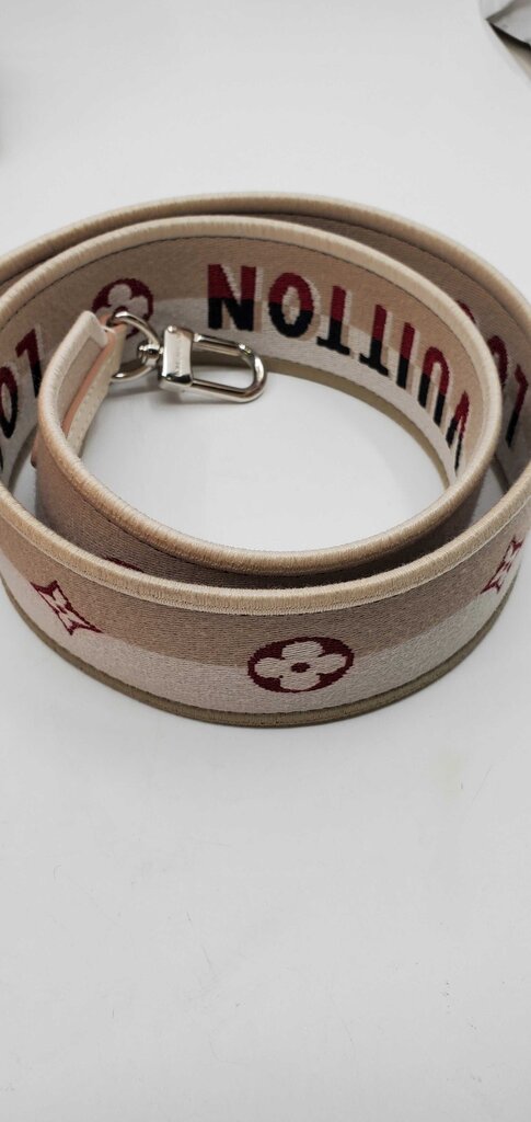 Louis Vuitton Alma BB in Quartz White Epi Leather and jacquard Strap
