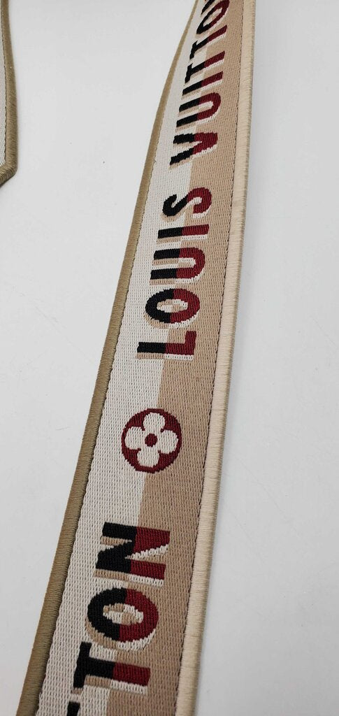 Louis Vuitton Alma BB in Quartz White Epi Leather and jacquard Strap