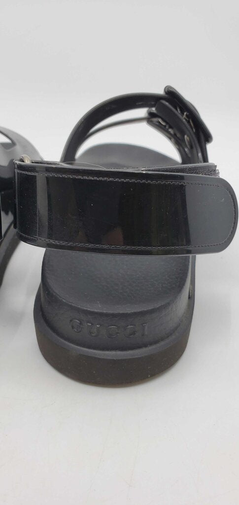 Gucci Double G rubber sandals