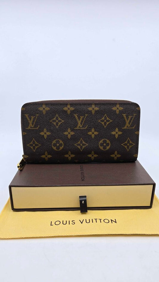 LOUIS VUITTON ZIPPY WALLET