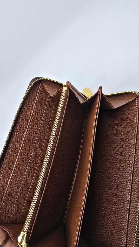 LOUIS VUITTON ZIPPY WALLET