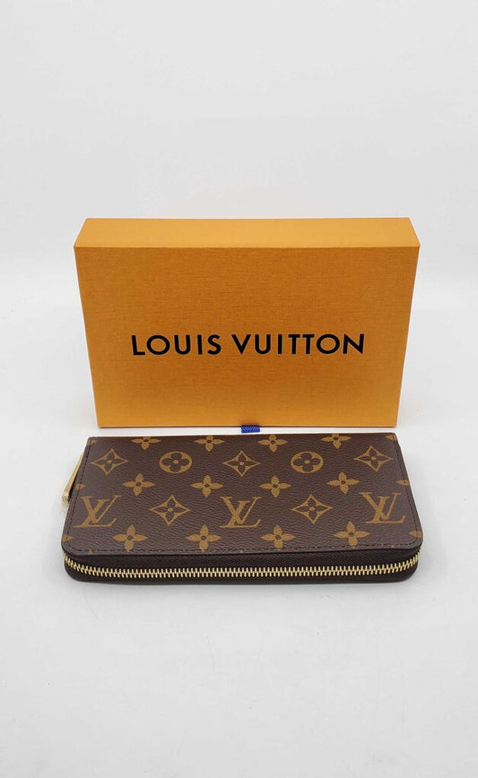 Louis Vuitton Zippy Monogram Wallet