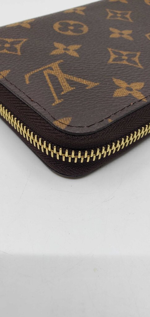Louis Vuitton Zippy Monogram Wallet