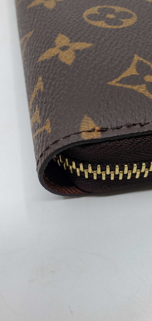 Louis Vuitton Zippy Monogram Wallet