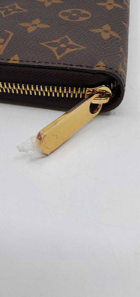Louis Vuitton Zippy Monogram Wallet