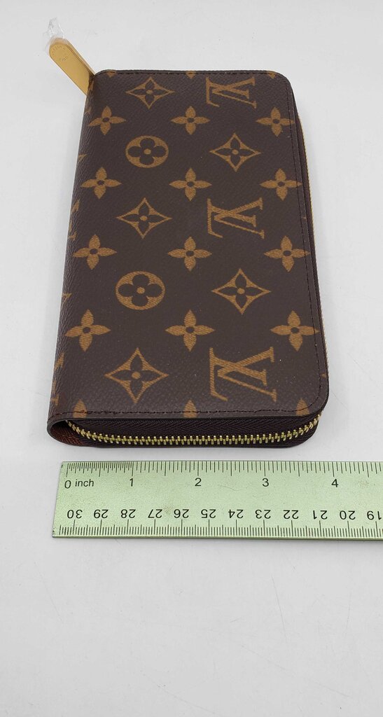 Louis Vuitton Zippy Monogram Wallet