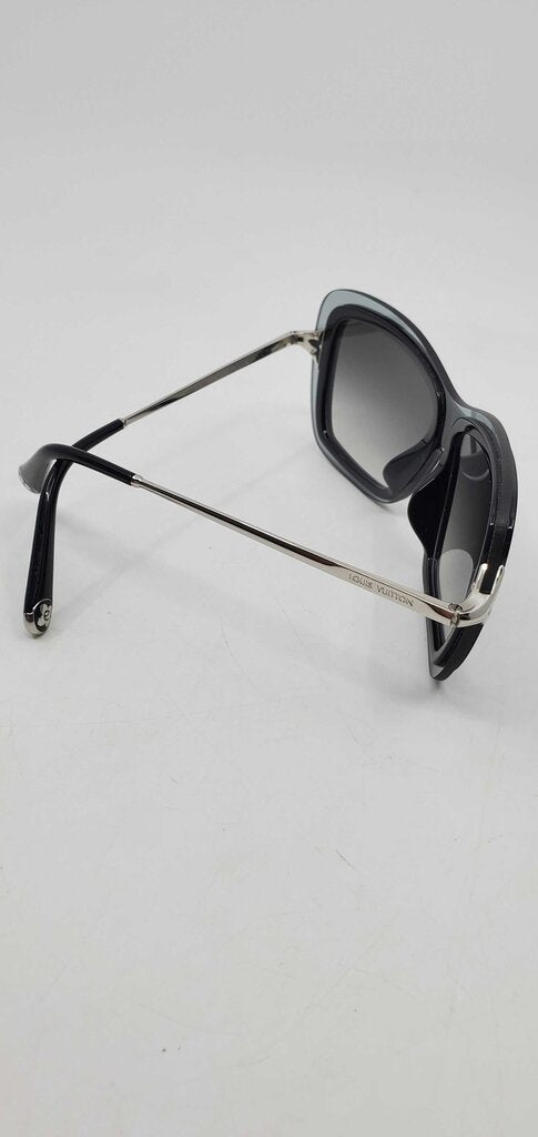 Louis Vuitton Black Z0439W Poppy Frame Sunglasses