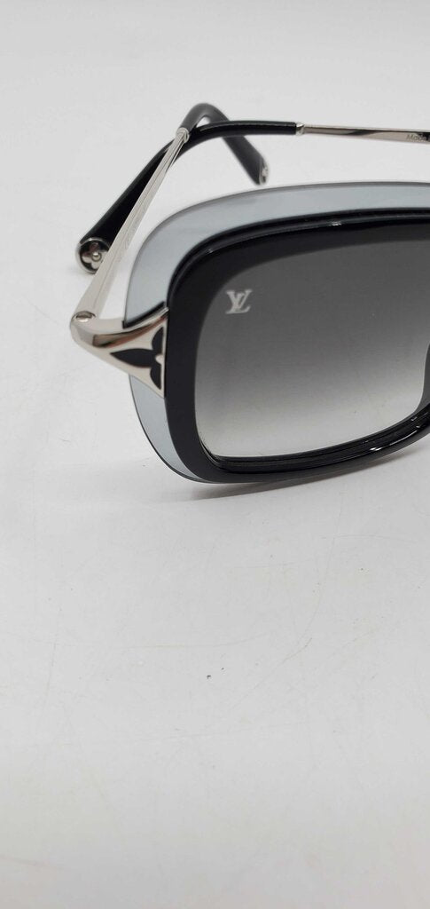 Louis Vuitton Black Z0439W Poppy Frame Sunglasses