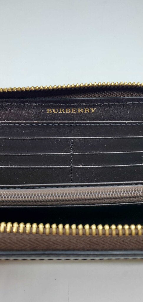 Burberry Haymarket check zippy wallet
