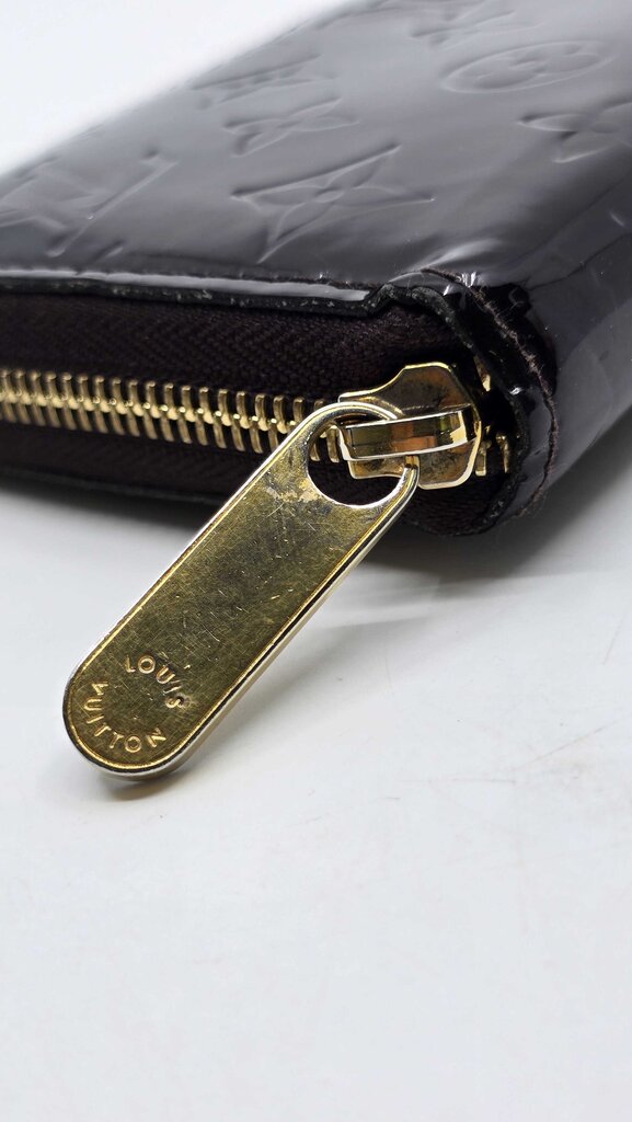 Louis Vuitton Monogram Amarante Vernis Zippy Wallet