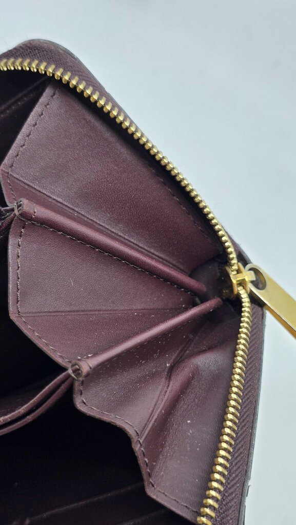 Louis Vuitton Monogram Amarante Vernis Zippy Wallet