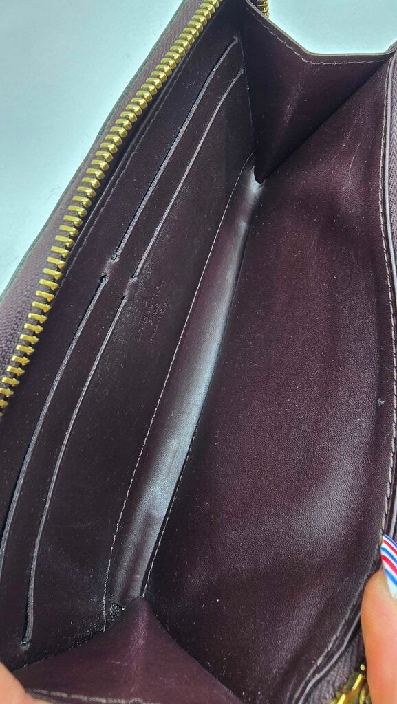 Louis Vuitton Monogram Amarante Vernis Zippy Wallet