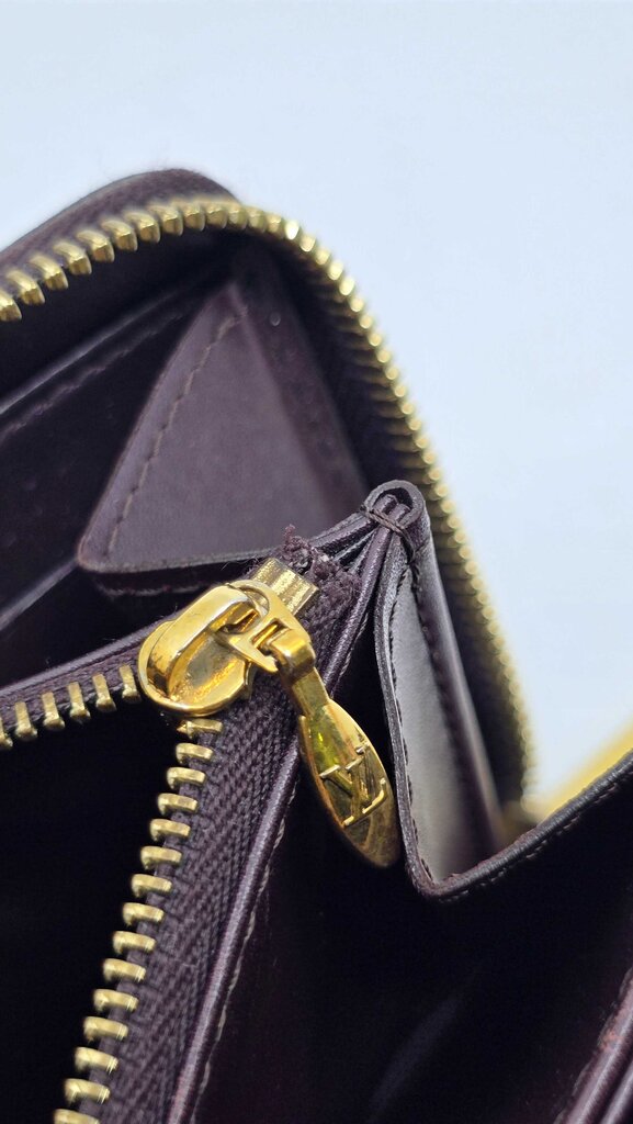 Louis Vuitton Monogram Amarante Vernis Zippy Wallet