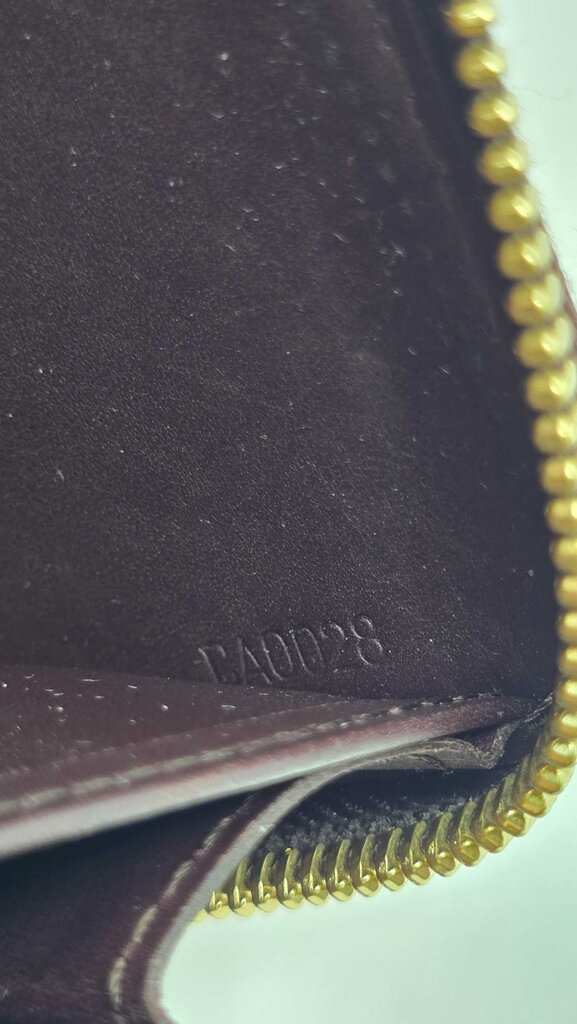Louis Vuitton Monogram Amarante Vernis Zippy Wallet