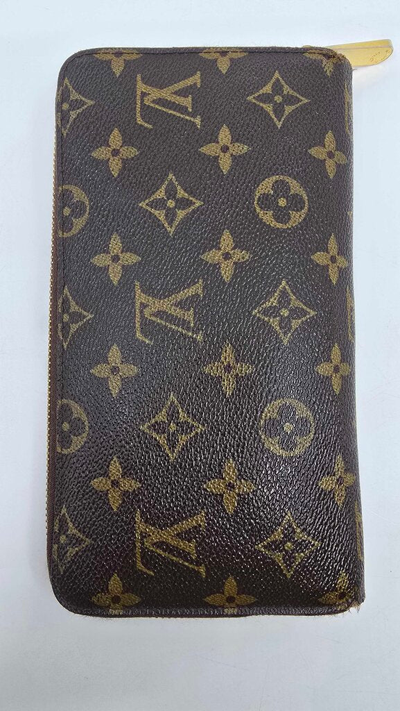 Louis Vuitton Monogram Canvas Zippy Organizer Wallet