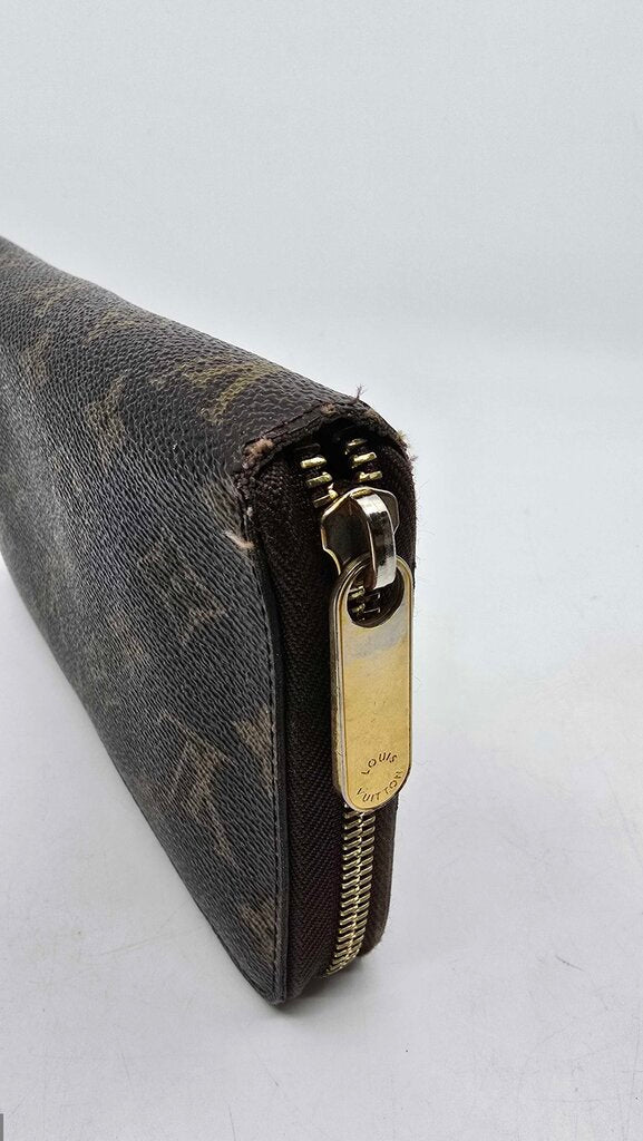 Louis Vuitton Monogram Canvas Zippy Organizer Wallet