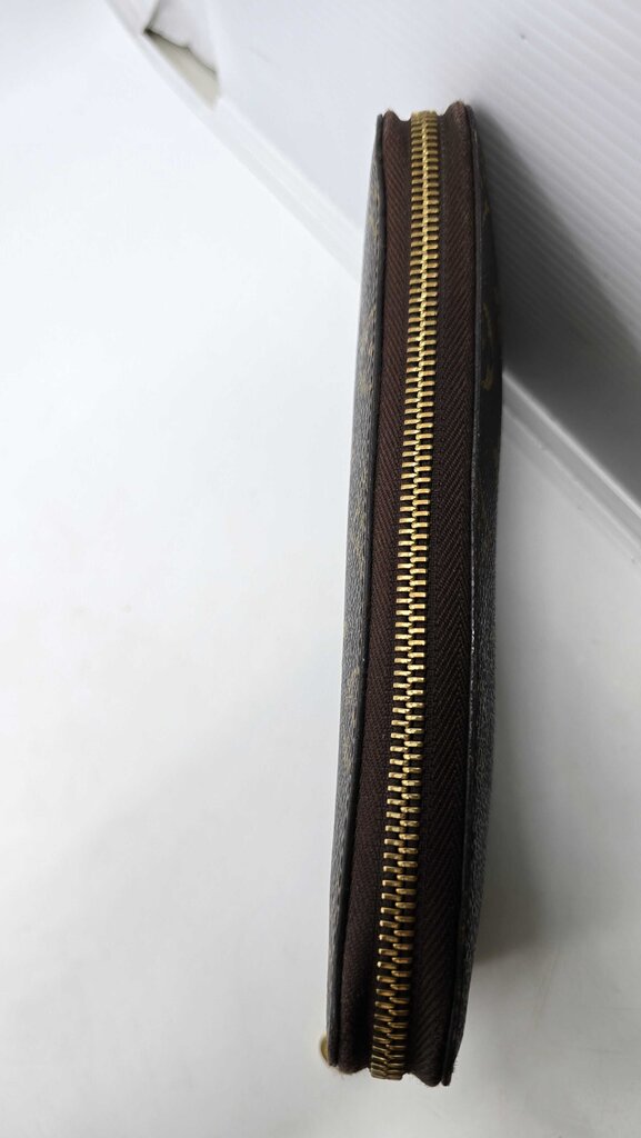 Louis Vuitton Monogram Canvas Zippy Organizer Wallet