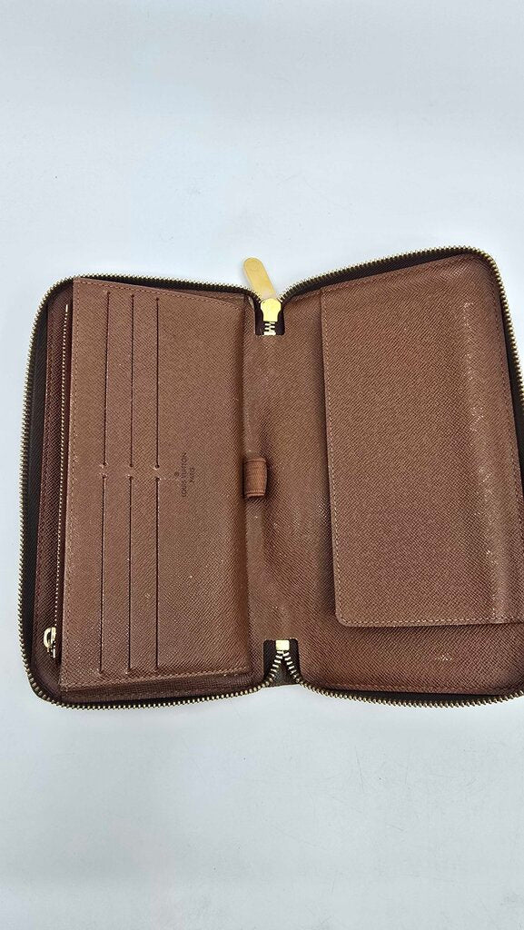 Louis Vuitton Monogram Canvas Zippy Organizer Wallet