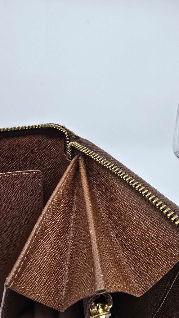 Louis Vuitton Monogram Canvas Zippy Organizer Wallet
