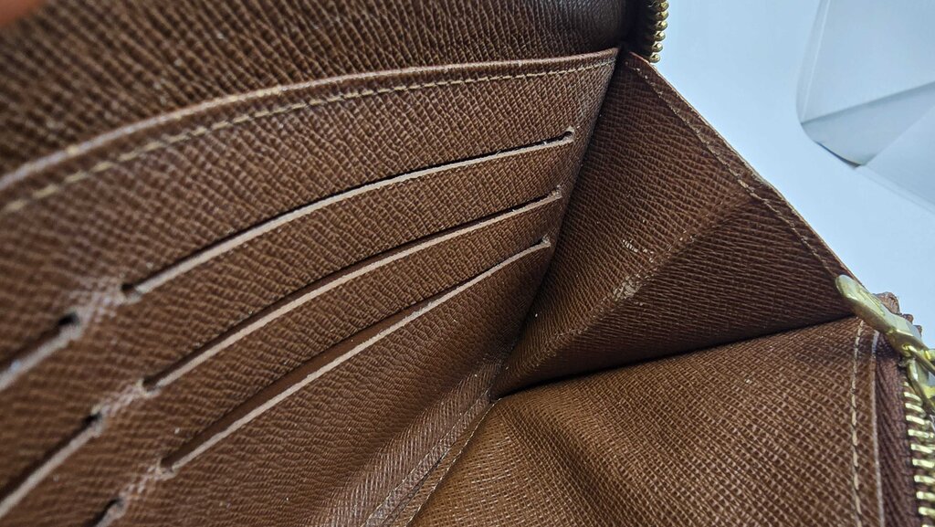Louis Vuitton Monogram Canvas Zippy Organizer Wallet
