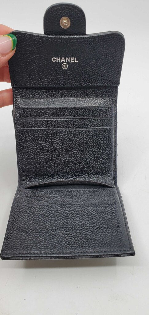 chanel 2010 bifold with coin purse compact wallet-blk caviar /silver