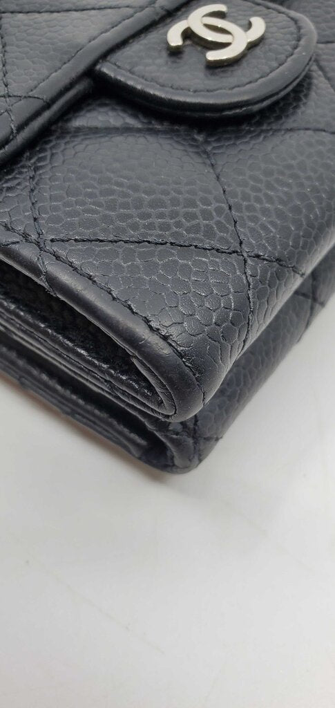 chanel 2010 bifold with coin purse compact wallet-blk caviar /silver