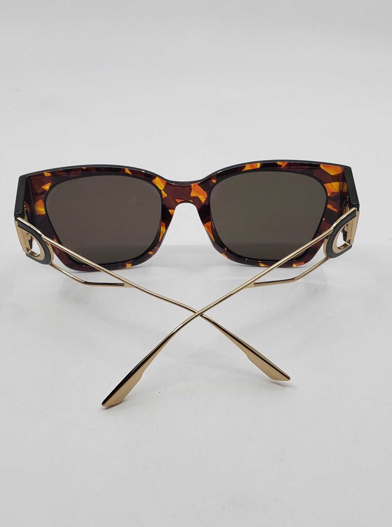 Dior 30Montaigne SU sunglasses