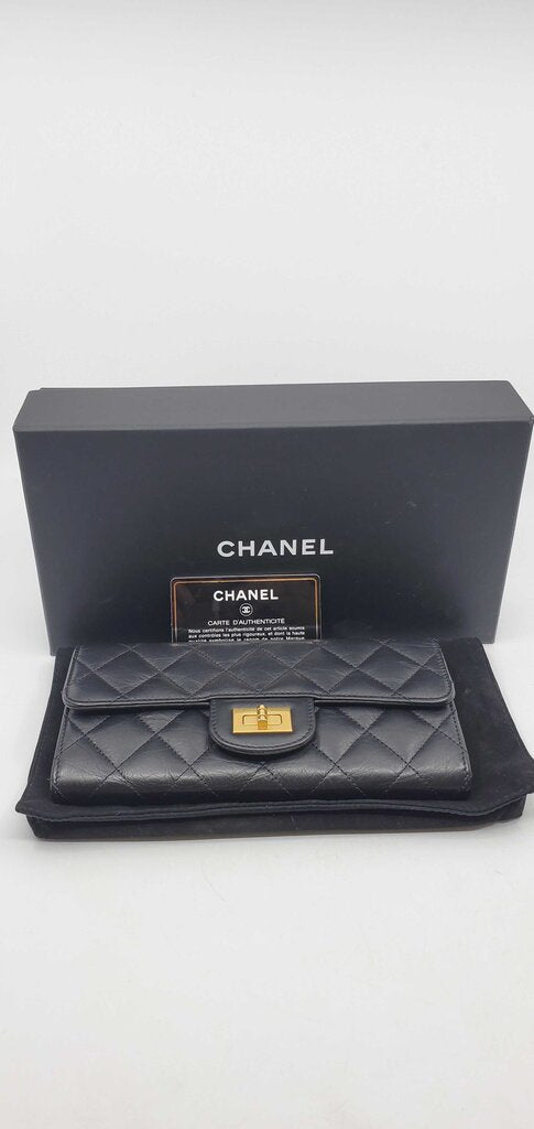 Chanel Reissue 2.55 flap Wallet