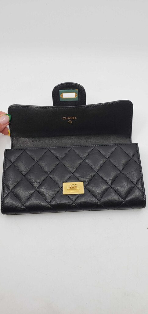 Chanel Reissue 2.55 flap Wallet
