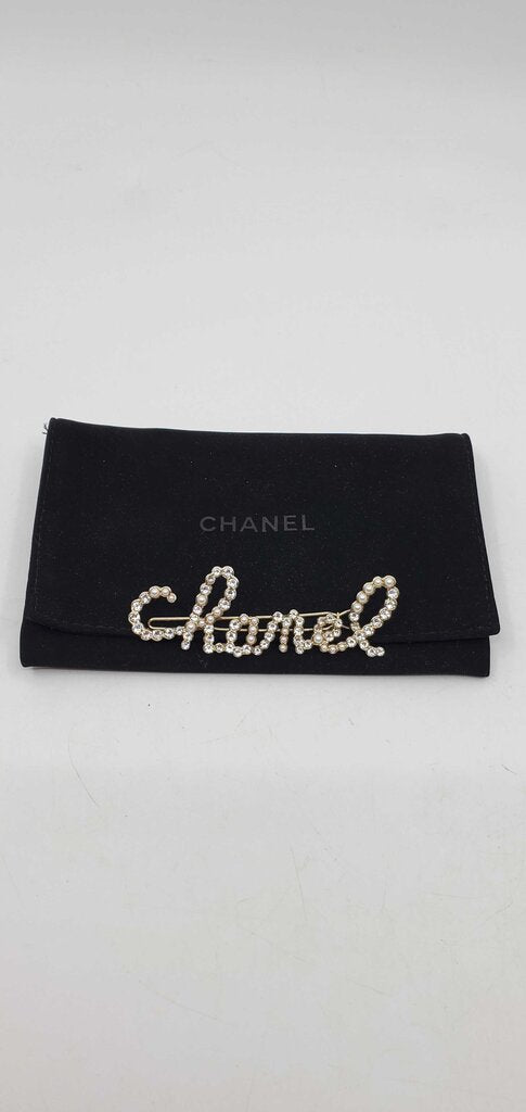 Chanel logo script barrette