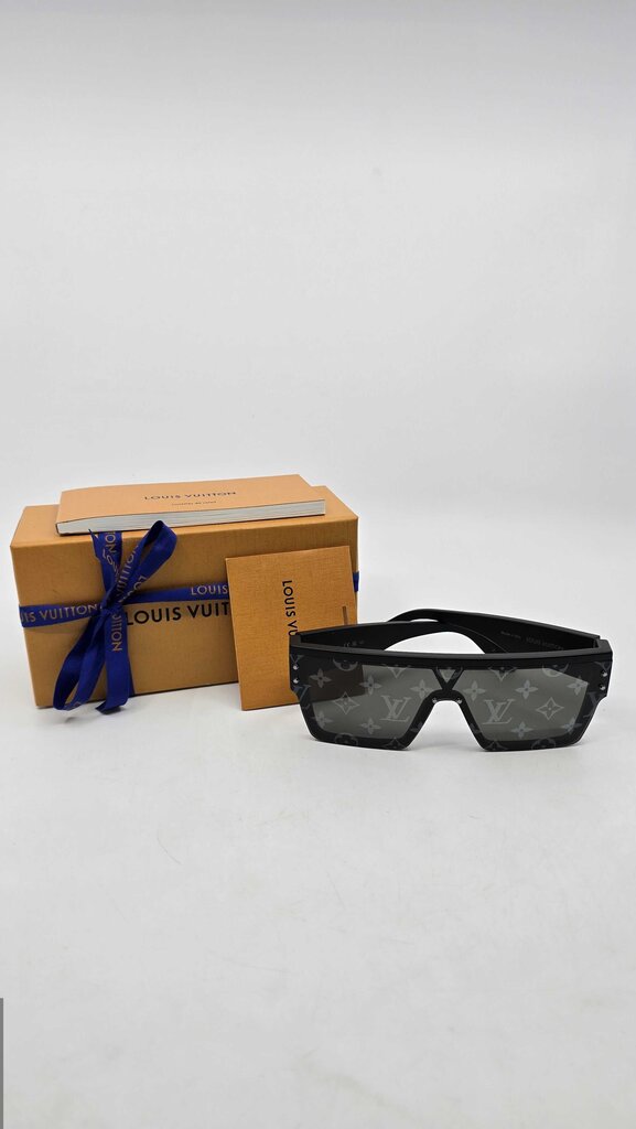 Louis Vuitton Waimea L Sunglasses