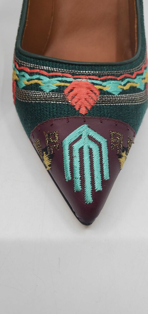 Valentino Garavani embroidered pointed-toe pumps