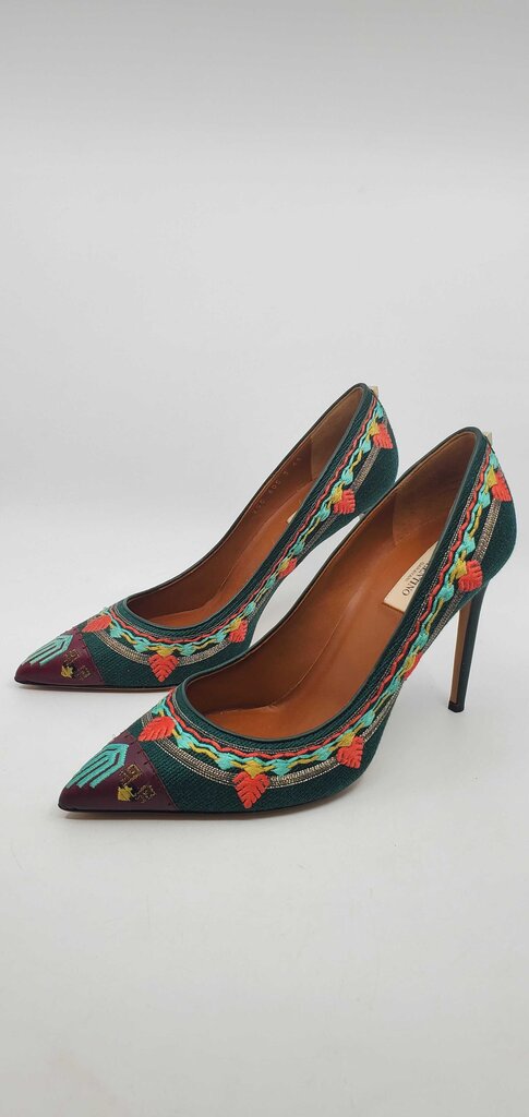 Valentino Garavani embroidered pointed-toe pumps
