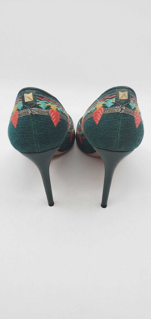 Valentino Garavani embroidered pointed-toe pumps