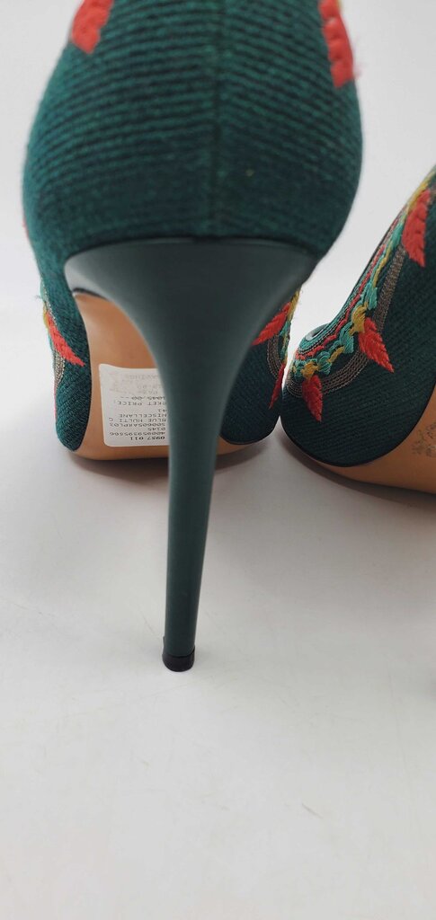 Valentino Garavani embroidered pointed-toe pumps