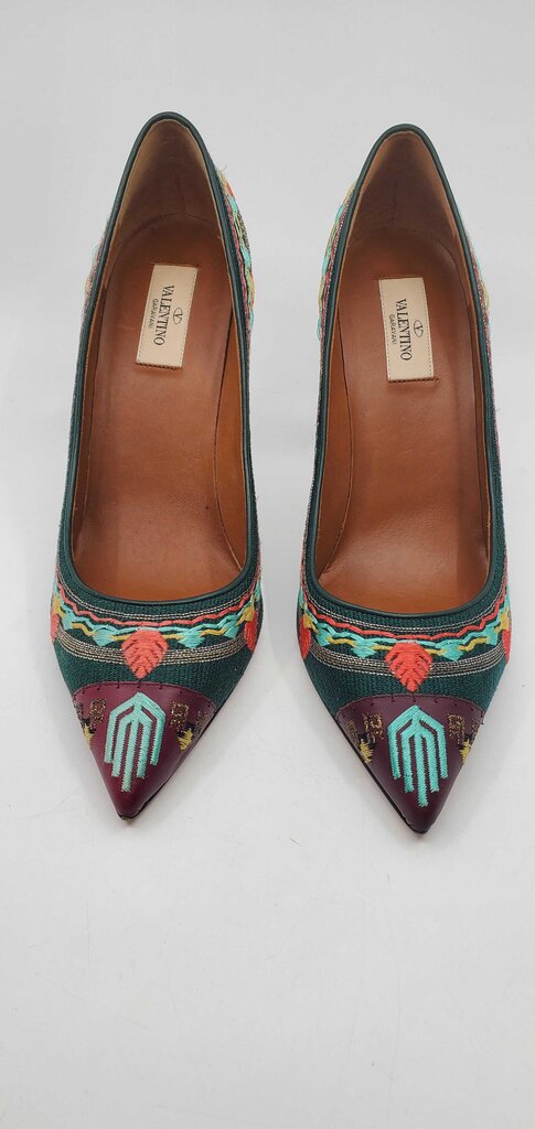 Valentino Garavani embroidered pointed-toe pumps