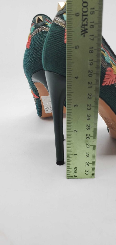 Valentino Garavani embroidered pointed-toe pumps